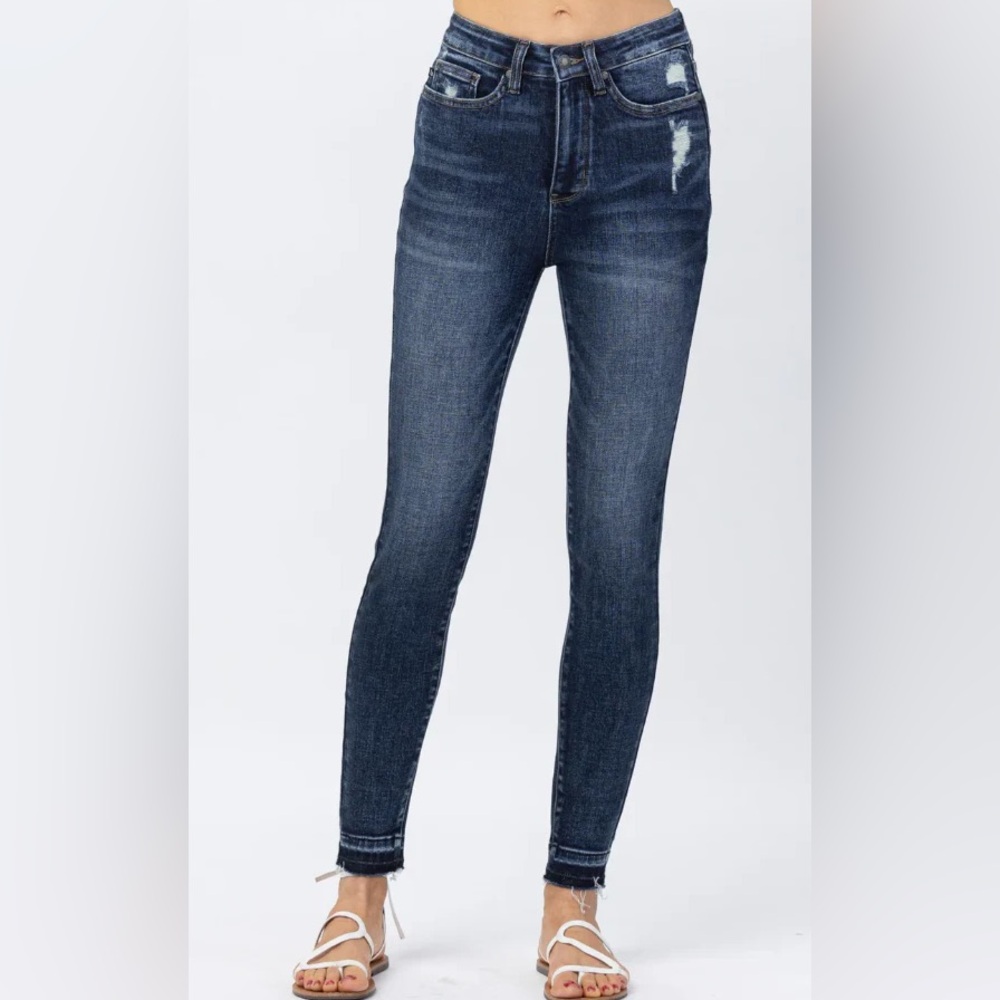 Judy Blue “Kirsten” High Rise Skinny Dark Wash Destroyed Hem Jean Size 15/32